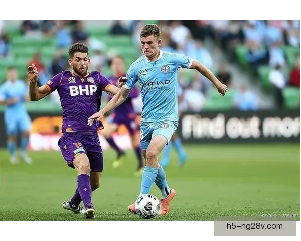 墨尔本胜利客场三一力克城德比战